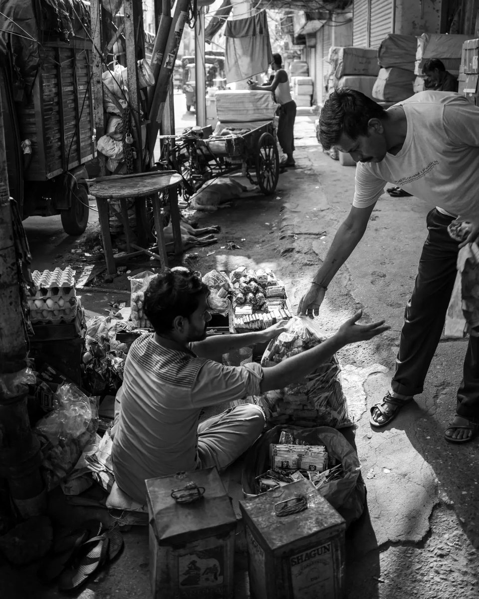 joashcornelius's tweet photo. Everyday business at Old Delhi

#SonyA7iv
#Delhi
#India https://t.co/cdML0KjbvN