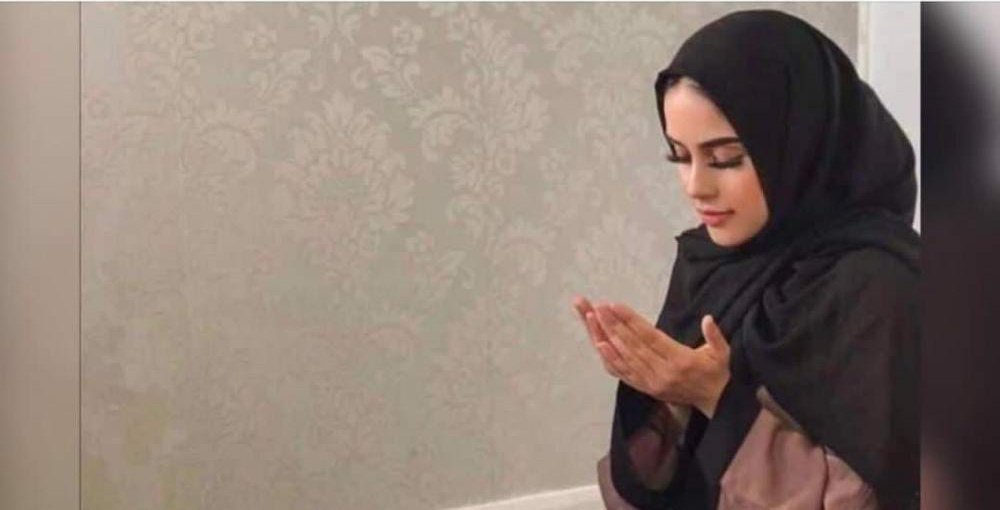 8 يوم التروية 
اللهم أروي قلوبنا بهجة وراحة لا تنقطع 
وأروي حياتنا بالأقدار الجميلة وابعد عنا همّ الدنيا وضيق الحياة،، وأرونا من حوض نبيك محمد شربة هنيئة لا نظمأ بعدها أبدا 🤲🧡🌹