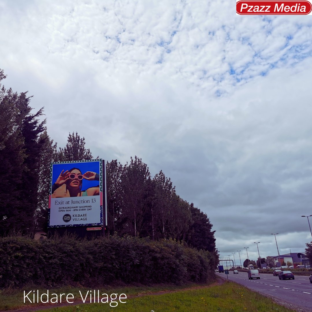 Kildare Village on our Naas Road Lightbox 👜👗👔💄
#ireland #Thursday #Dublin #outdooradvertising #billboardadvertising #ooh #photooftheday #Shopping #Designers #outletshopping #theextraordinary #sale 
#Kildarevillage #lightbox #pzazz