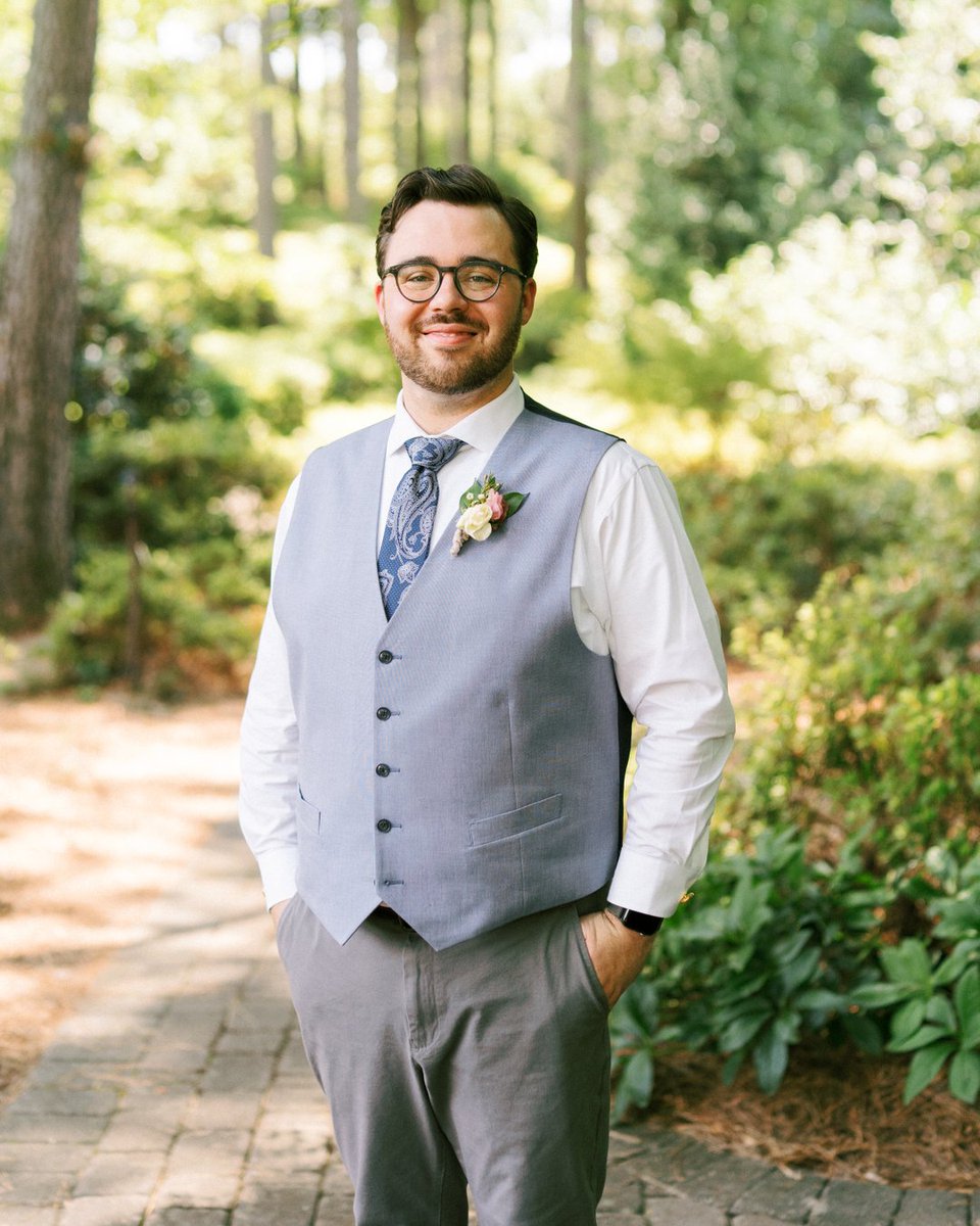 liveviewstudios's tweet photo. from the photos, you'd never guess it was a 'feels like 105 degree' day for Melody &amp; Dylan's wedding. I actually thought my camera was going to overheat, but they look as cool as cucumbers! Congrats you two! 

planning @beautybudgetevents 
officiant @marrymekath
flowers @bowerbir https://t.co/gBCmAr4qNb