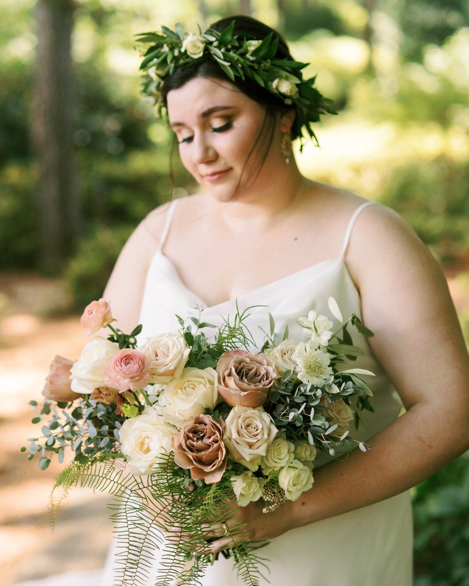 liveviewstudios's tweet photo. from the photos, you'd never guess it was a 'feels like 105 degree' day for Melody &amp; Dylan's wedding. I actually thought my camera was going to overheat, but they look as cool as cucumbers! Congrats you two! 

planning @beautybudgetevents 
officiant @marrymekath
flowers @bowerbir https://t.co/gBCmAr4qNb