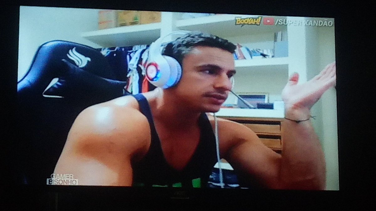 JosIsaa31229523's tweet photo. @xandaogod Assistindo um o herói da terra kkkkkkkk https://t.co/NhsOzmTGTn