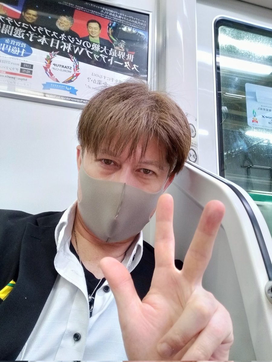 shinzenOKADA's tweet photo. 今日の出張から、明日への腕元の相棒は、なんだか、この気分。
#orientwatch
#orientvega
#orientthreestar
#orient3star
シンプルな自動巻きだけど、
星の名前のサブネームが付いている。
信頼できる美しい時計。
時計の文字盤の中に、
#天の川
そんな気分。
だから天の川を越えて行ける。 https://t.co/by2TaDxwk2