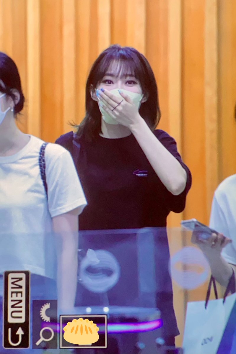 kjiminfan's tweet image. 220707 비키라 출근

검은색 옷 입은 지민이😻

#위클리 #Weeekly
#먼데이 #Monday
@_Weeekly