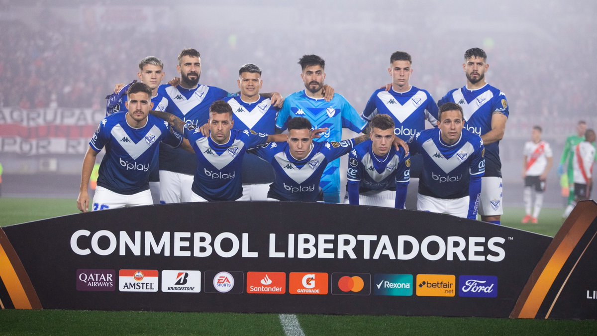 sabadovelezok's tweet photo. 🔥 El 1 x 1 de #Vélez - River:

🔟 Hoyos
🔟 Jara 🌟
🔟 De los Santos
🔟 Gómez
🔟 Ortega
🔟 Perrone
🔟 Garayalde
🔟 Orellano
🔟 Pratto
🔟 Janson
🔟 Osorio

🔟 Medina 🎓
🔟 Osorio 🔟 Fernández 🔻🔺

🔝 Esta vez, déjennos hacer la excepción. Así se juega la @Libertadores. Orgullo 🙌 https://t.co/usQzo02Nx8