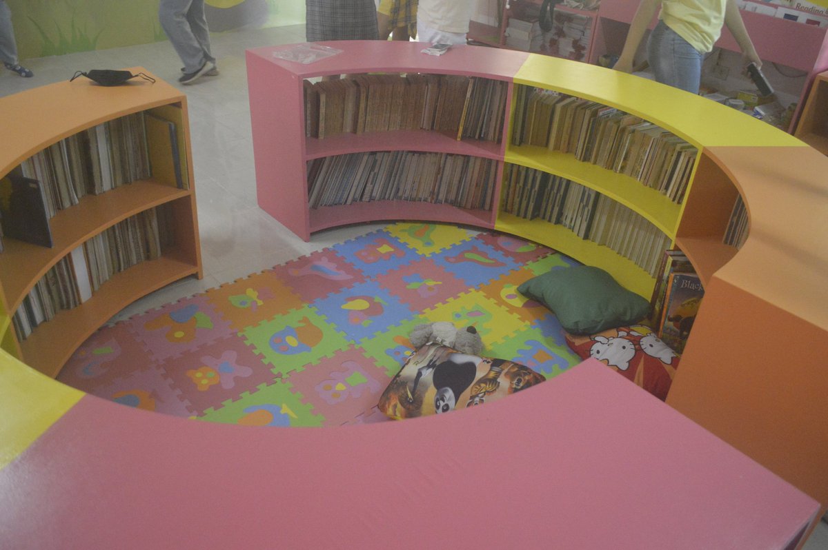 TeamKiefer15's tweet photo. The Handum Pagbasa library has been officially inaugurated last June 23!

Sharing with you some of the photos of the library. https://t.co/WULGmihlRt