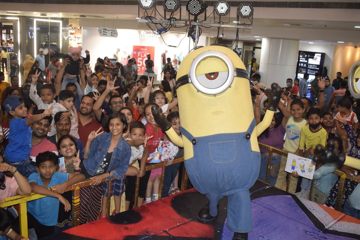 IndiaCinepolis's tweet photo. When the Minions arrived, they filled the world with laughter!! 🔥🥰🥳
 
Here are the glimpses of the exclusive meet &amp; greet session with #Kevin &amp; #Stuart at Cinépolis. 🎞️
 
#minions #minion #minionslove #minionstyle #minionlove #minionsforever #cinépolis #cinepolisindia https://t.co/SDfr4RXUn1