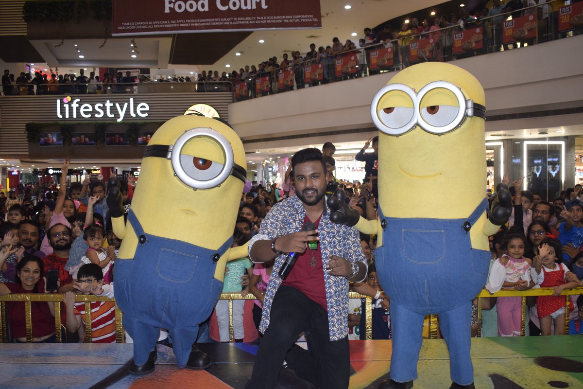 IndiaCinepolis's tweet photo. When the Minions arrived, they filled the world with laughter!! 🔥🥰🥳
 
Here are the glimpses of the exclusive meet &amp; greet session with #Kevin &amp; #Stuart at Cinépolis. 🎞️
 
#minions #minion #minionslove #minionstyle #minionlove #minionsforever #cinépolis #cinepolisindia https://t.co/SDfr4RXUn1