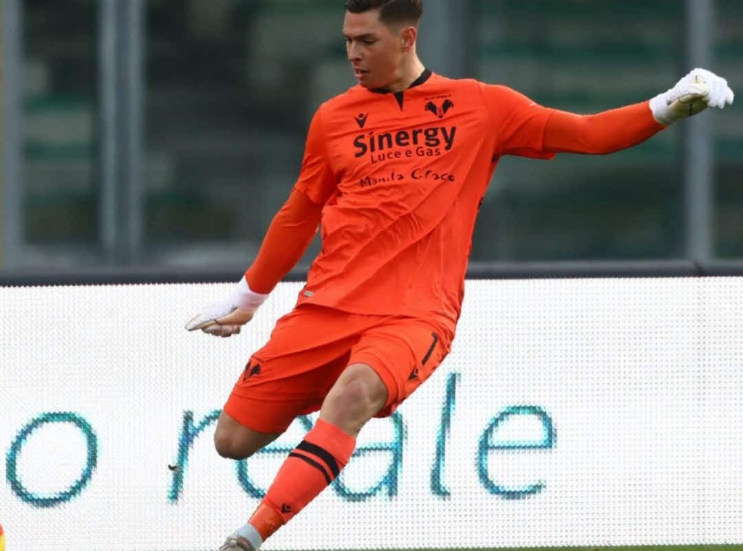 NewsCalcio__'s tweet photo. #IvorPandur è un nuovo giocatore del #FortunaSittard. Il portiere si trasferisce in prestito con diritto di riscatto dall'#HellasVerona. https://t.co/8EhCyclYsk