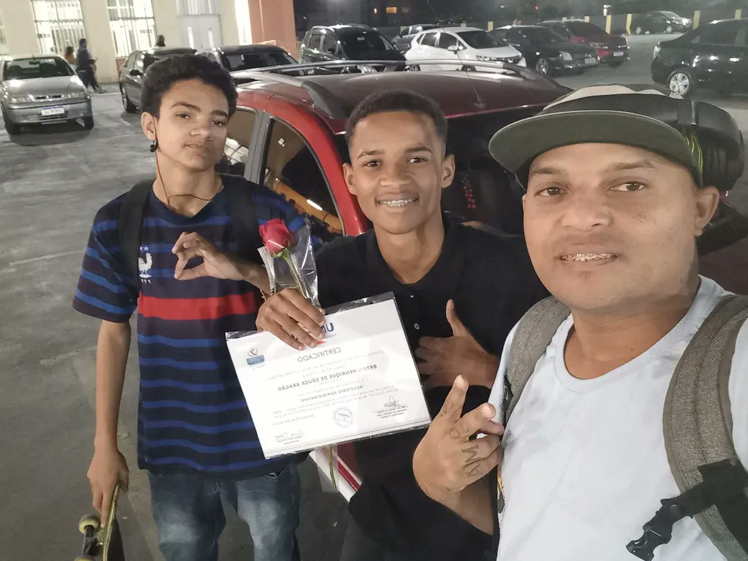 Paulo06254437's tweet photo. Excelente quinta-feira Abençoado por Deus 🙏🏿
Ontem foi entrega diploma do meu filho. Obg Deus 🙏🏿
Obg filho continua assim. Pai ama vcs 2 ❤ @levidotrap
@bryanbnk_03
Segredo Ter fé em Deus 🙏🏿
#deusbom ..
#welcometogueto ..
#skateboard ..
#sotijoladanamoringa ..
#realdjs .. https://t.co/gDtDwJAWsb