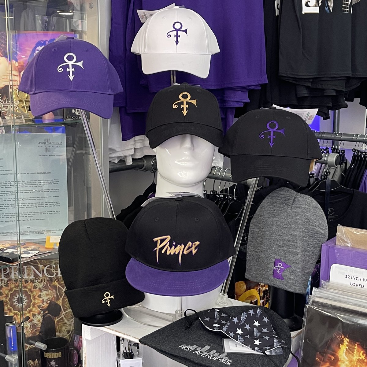 GlamSlamEscape's tweet photo. Check out out great range of official #Prince Caps &amp; Beanies! Prices start at just £9.99 ⬇️
https://t.co/FOmacaDMlM
#Prince4Ever #PrinceMerch #PrinceStore #PrinceShop #PrinceCap #PrinceSymbol https://t.co/Dz3ZNQeTiQ
