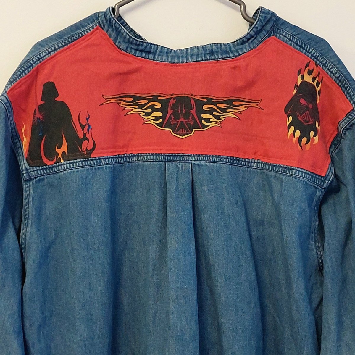 Glitter_Ghost_'s tweet photo. Just added the the shop!

I recently got back some reworks that I had on consignment in a shop that is now closed.

Lots of adult sizes and some kids as well!

Link in bio to shop online

#reworkedclothing #batmanshirt  #luigishiet #upcycledclothes #handpainteddenim https://t.co/BNWenWatB3