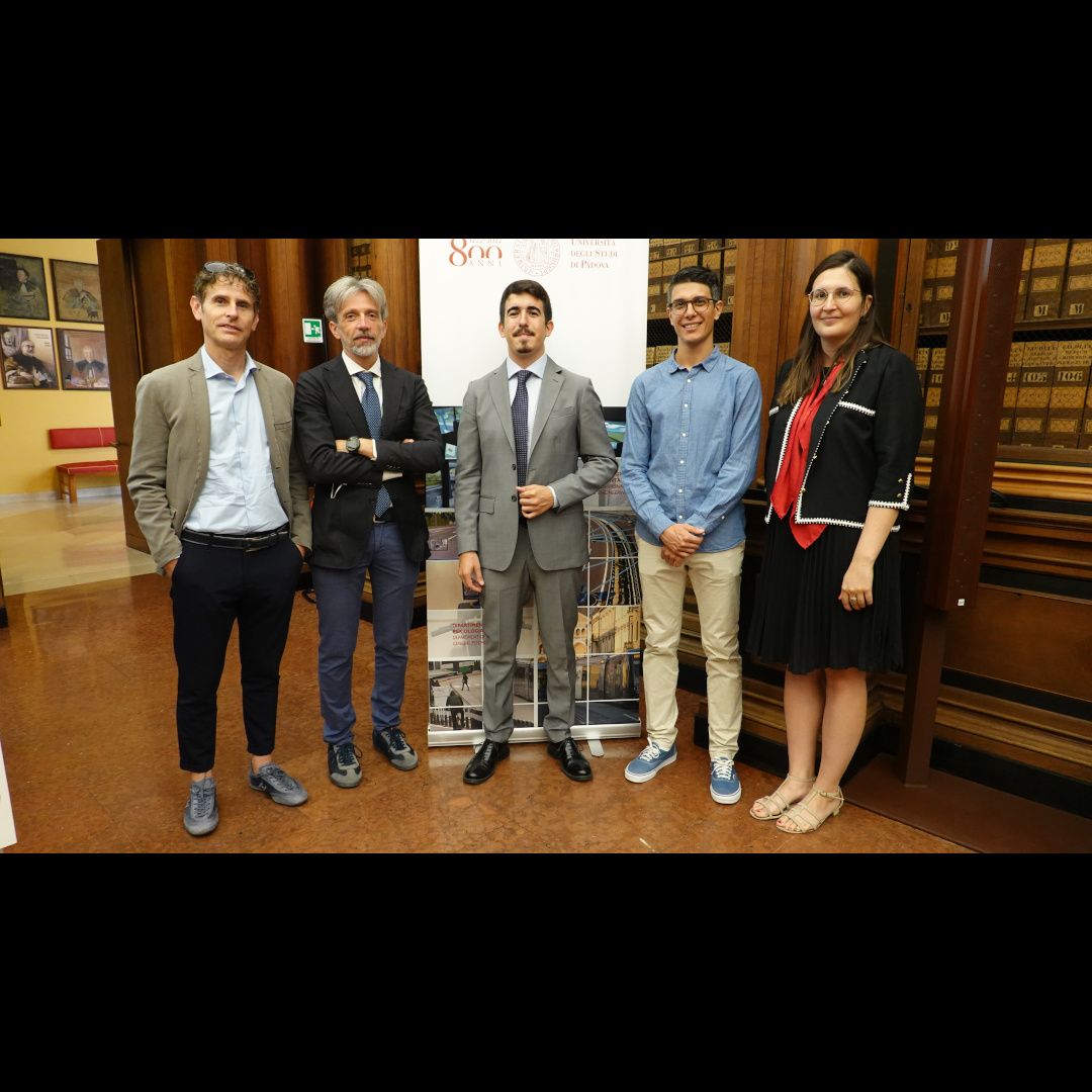 Il 28/06/22, presso il Palazzo Bo dell' @UniPadova si è svolta la cerimonia di assegnazione del primo premio italiano della prestigiosa Cattedra Abertis @fundacioabertis Il premio (tema: gestione delle #infrastrutture di #trasporti) è stato vinto da Luca Bertolini di @UnivRoma3