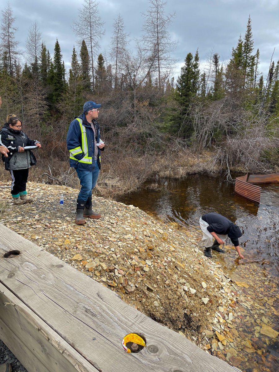 waterfirstngo's tweet photo. In late May, our Schools Program team was in the #Naskapi Nation of Kawawachikamach to work with students from Jimmy Sandy Memorial School. Students and staff were thrilled to have some hands-on #waterscience activities, and time on the land with fun tools and equipment. https://t.co/1l6bMmbwTj