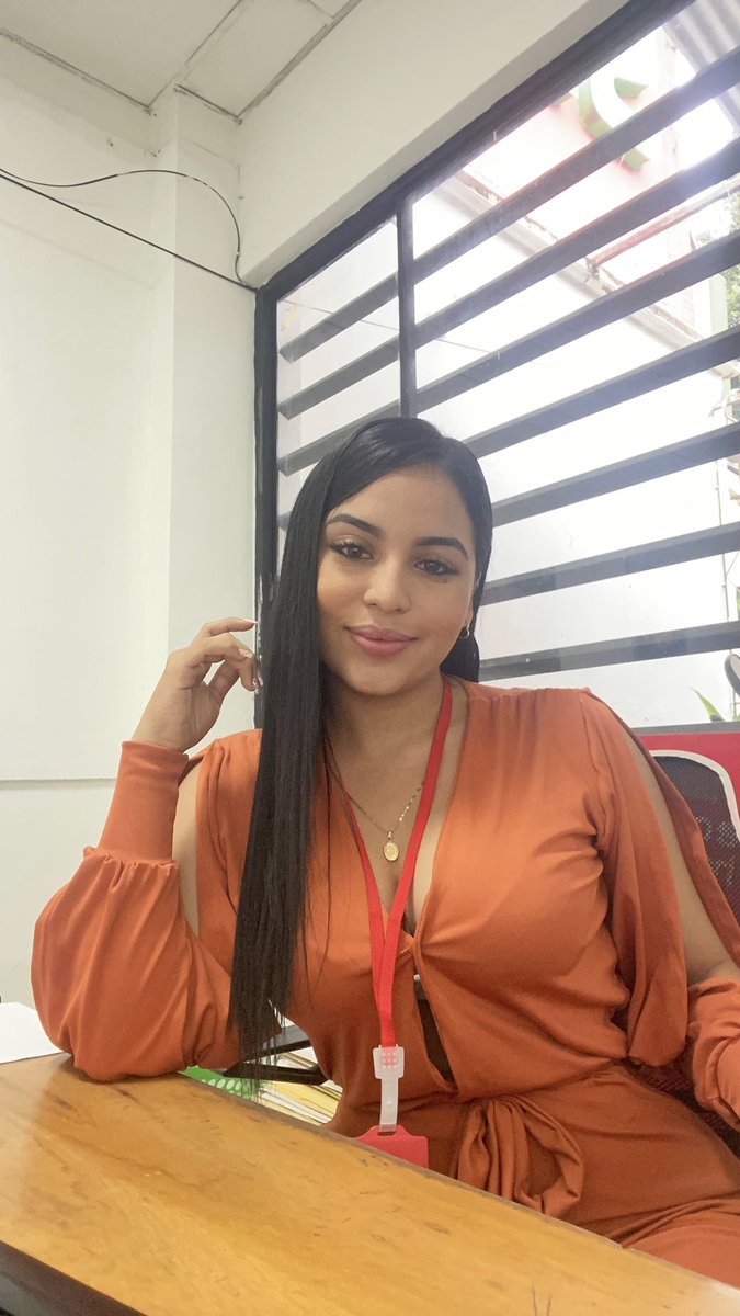 Foto en la oficina📸✨