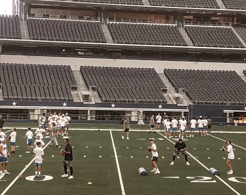 CoachManella's tweet photo. In our element @CoachGeorge5 @QBimpact @QbimpactA @_Coach_DUB @QBimpactHI @coach_brodie @SkillzEvolutio2 https://t.co/JPAP90rkbE