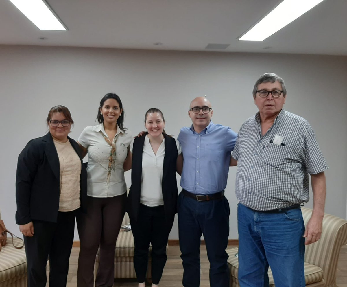 rrii_py's tweet photo. Fusionamos 2 propuestas para el mejoramiento integral de la Plaza Boquerón, ubicada sobre en Facundo Machaín y Gonzalo Morán. La Alianza se realiza entre la Fundación Los Laureles, con el apoyo de la empresa Bimbo, el Grupo AM Py S.A. y la Mun. de Asunción. #AsuncionEnOrden https://t.co/LTA3YQ6Kof
