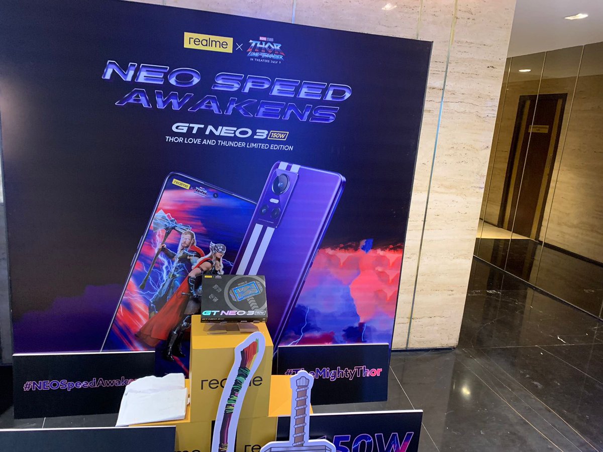 gizbot's tweet photo. @realmeIndia launches the #Thor #ThorLoveAndThunderID edition in India for Rs. 39,999. https://t.co/1QFvk5PfSx