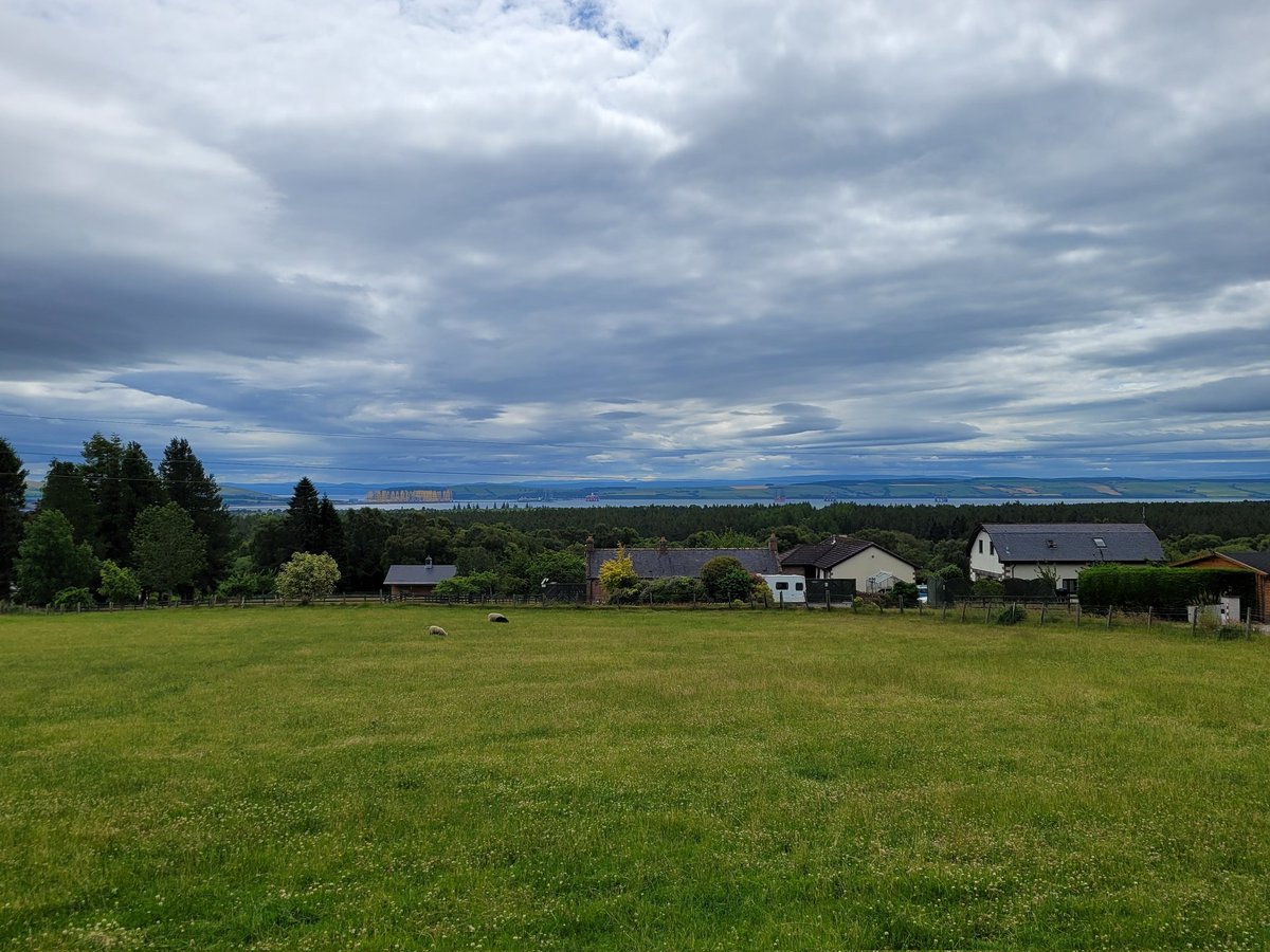 Jamie_LEJOG's tweet image. Day 88: Alness to Tain, 13 miles. A beautiful morning that got more and more cloudy as the day went on. Still a nice day for a walk along some quiet Highland backroads.