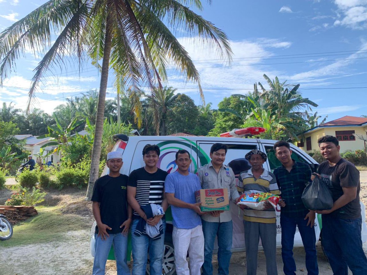 EfhOfficial's tweet photo. Bantuan dari tim egi center untuk masyarakat desa pinang dame kabupaten labuan batu selatan akibat dampat kebakaran, semoga bisa membantu secara terus menerus, insya allah berkah.
#labulsel
#sumaterautara
#cikampak
#ambilperan
#efhjourney
#millenialsumut
#pemudaberkarya https://t.co/DXslXCTqee