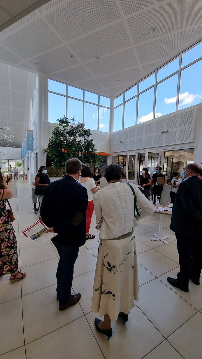 AesioSante's tweet photo. #Giseh2022 ce sont aussi des visites sur le terrain. Les congressistes découvrent la #CitedesAines et les projets de recherches en cours menés avec @MINES_StEtienne au sein du @MedTechLab_ : #Boxdesfragilites #LISE #litintelligent https://t.co/BS51rRV6qs