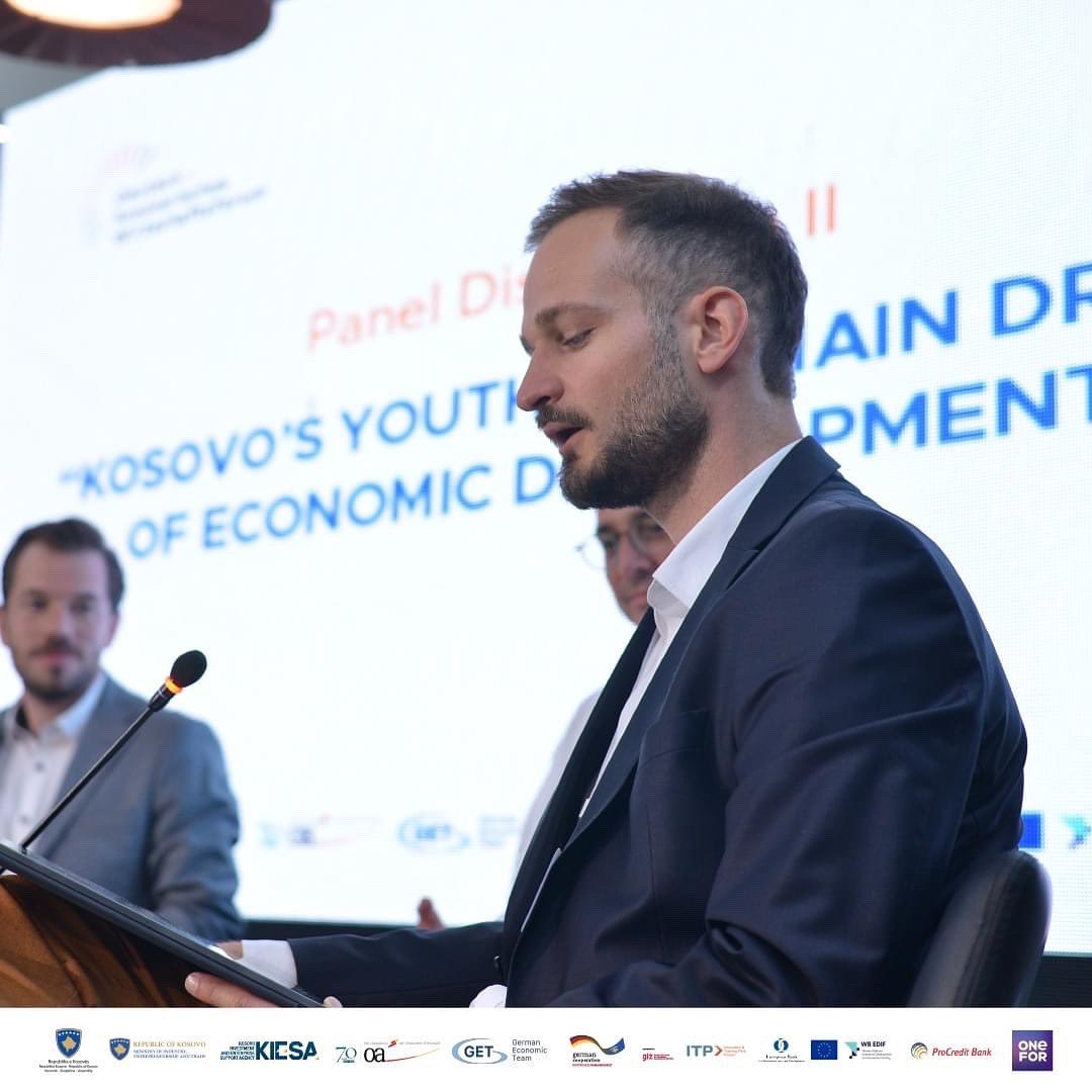 Cacttus_Sha's tweet photo. Armend Malazogu, Drejtor Ekzekutiv në CACTTUS ishte pjesë e panelit të diskutimit me temën: “Kosovo’s youth: The main driver of economic development” organizuar nga Oda Ekonomike Gjermane e Kosovës. https://t.co/AjBUKRYqjt