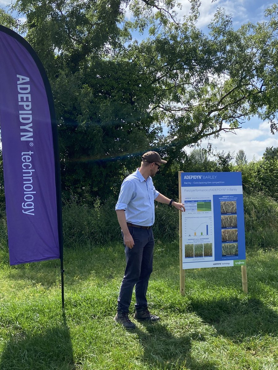 SarahhughesNSch's tweet photo. @SyngentaCropsUK open day looking at #adepidyn fungicide showing great control on #ramularia #netblotch #rhynchosporium #superpower with @AICC1981 https://t.co/pMBY7kxEZW