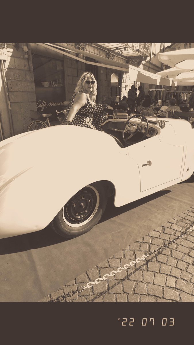 BlondLaura's tweet photo. Shooting #pinupgirl #pinupitaly #vintage #model #curvy https://t.co/cl8DCZkszh