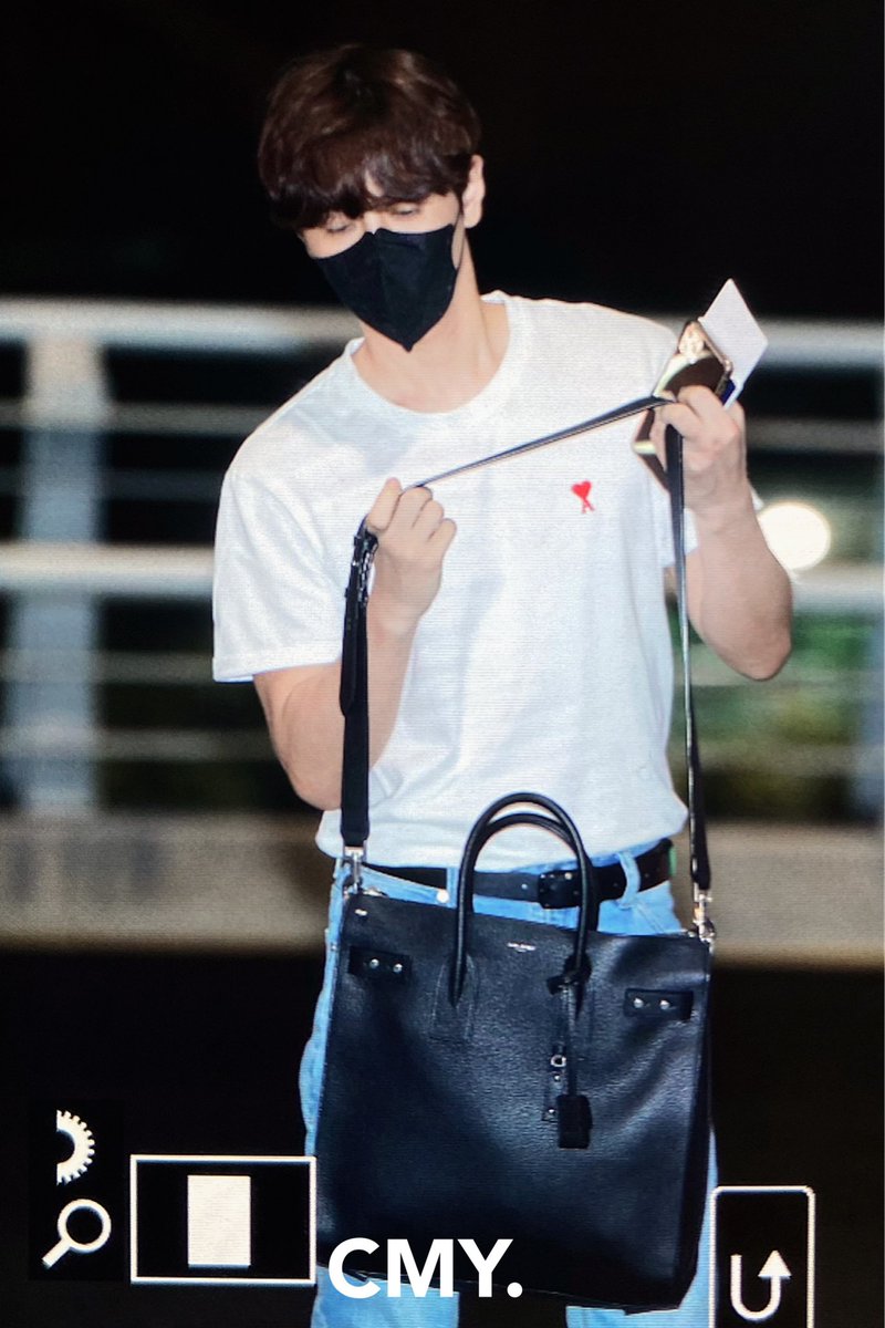 CALLMEYOON0809's tweet photo. 220707

아.. 가방..

#SF9               #에스에프나인            
#이재윤 #재윤 #JAEYOON #ジェユン https://t.co/X7FdocECdw