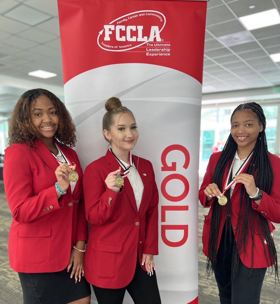 Final results are in for the Chapter Service Project Display team - 8th in the Nation!!!👏🏻👏🏻👏🏻 These young women truly are among the best of the best and we have the awards to prove it. #heightsfccla <a href="/HeightsHSusd259/">Heights HS USD259</a> <a href="/WichitaUSD259/">Wichita Public Schools</a>