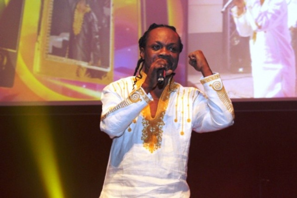 Ultimate1069fm's tweet photo. 🎵NOW PLAYING🎵
🎚️Theresah🎚️ by Daddy Lumba
#ThrowbackSongOfTheWeek
🔛#Ultimatedrive 🚦🚗
w/@MrBerry_Gh x @KhalixmaDj 🇬🇭
#ThrowbackThursday 📻
🔥 #ExperienceIt 🔥 https://t.co/IuwcKSDrWM