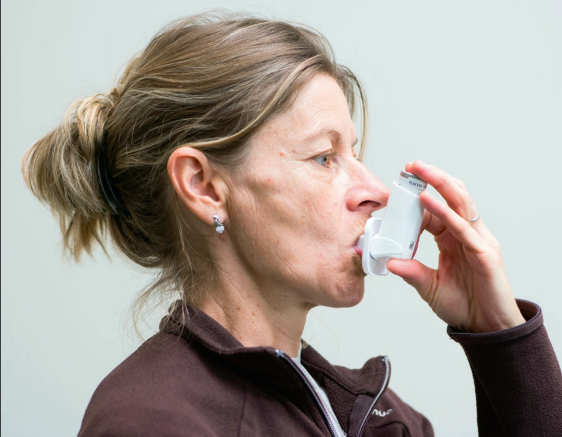 hug_ge's tweet photo. L’#asthme est une maladie inflammatoire des bronches qui nécessite un traitement anti-inflammatoire quotidien. Une des manifestations fréquentes est aussi le spasme des bronches #inhalation #poumons #peakflow https://t.co/e3Fb7H7TBC https://t.co/jMyEJnKJN4