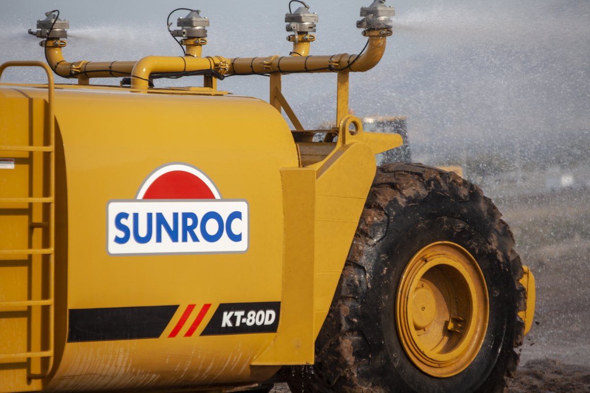 SuncoreConst's tweet photo. It's fun to operate nice equipment 😏
. 
.
#Sunroc https://t.co/HW1PJhNvYz