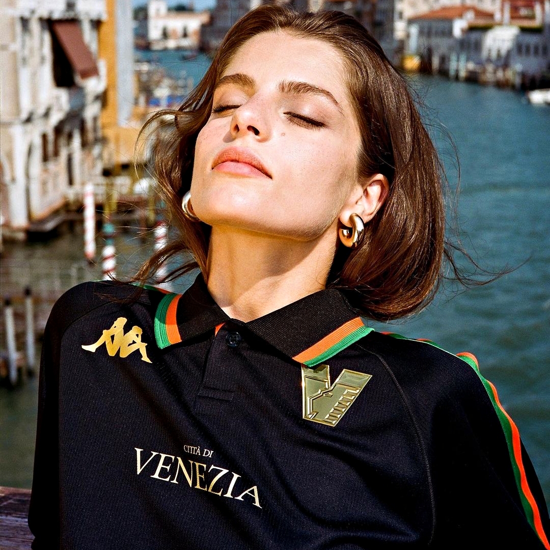 A camisola principal do Venezia para 2022/23 promete ser mais um sucesso.