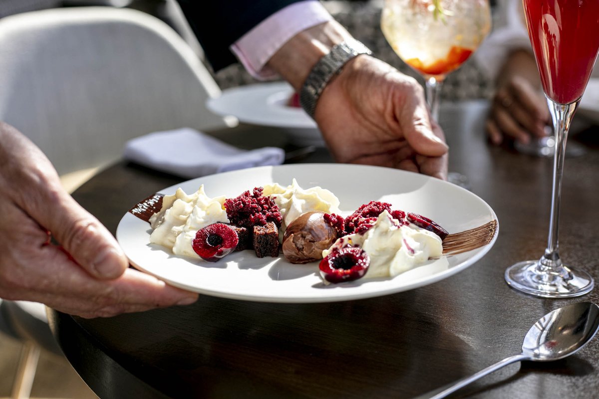 Day dreaming about brunch, hbu? 💭

Get grooving this Saturday at Skylon Brunch alongside a live DJ, classic cocktails, and dishes upon dishes of foodie fun 🥂 Tap the link to get planning the perfect weekend buff.ly/36QSdLC