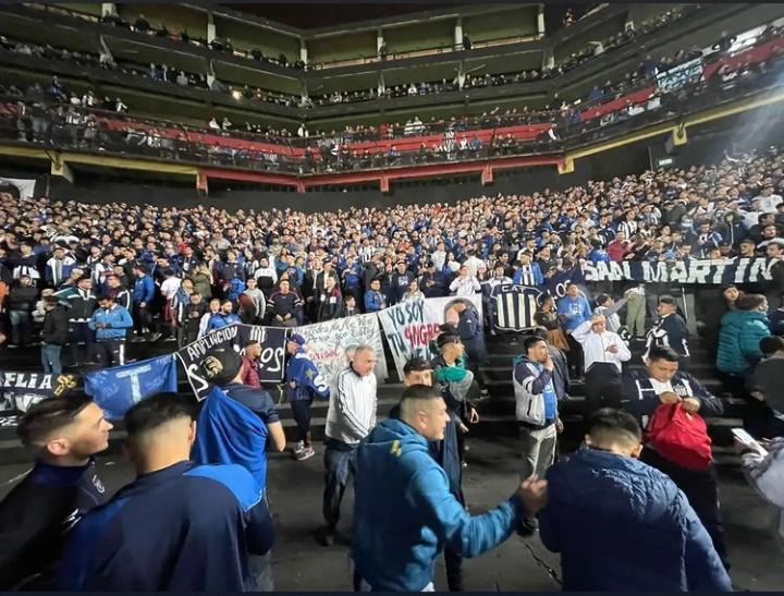 galesioignacio's tweet photo. Buen día a los que están entre los 8 mejores de América 🏆🔵⚪🔵😎 https://t.co/5SO7mxyun4