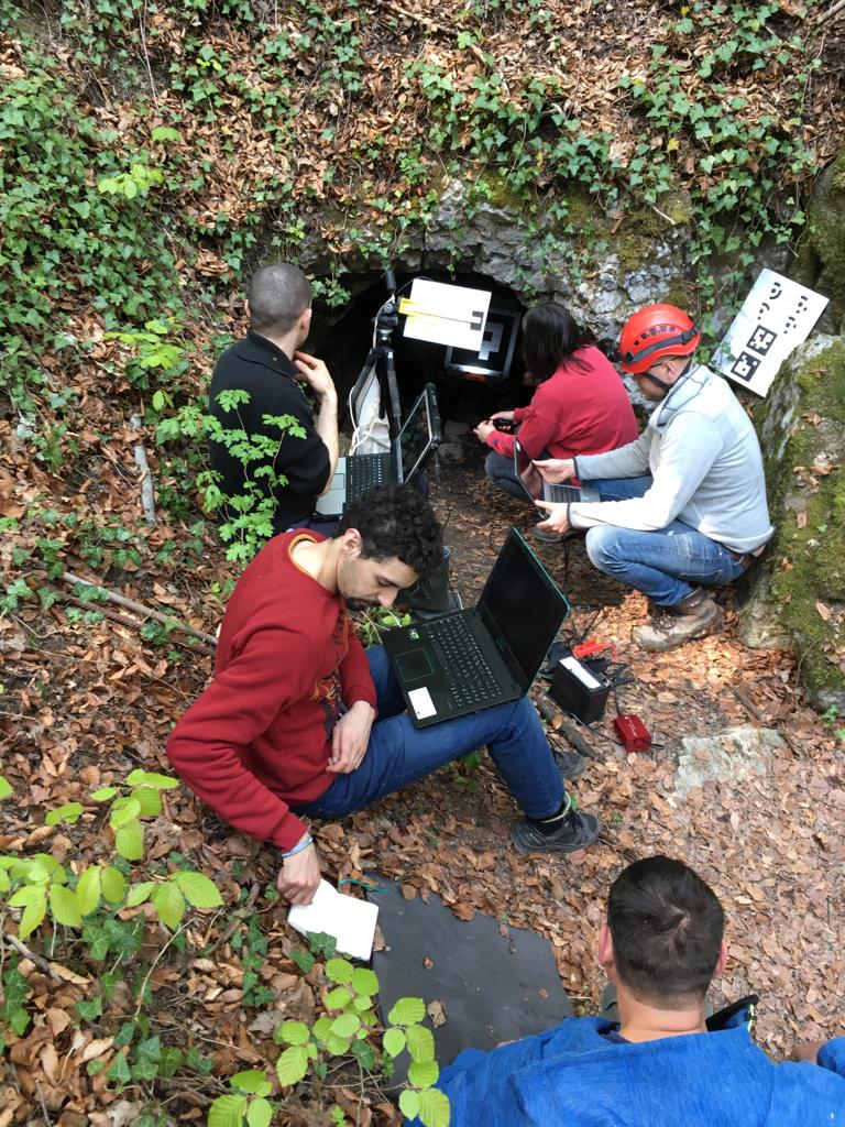 robominers's tweet image. Researchers from across Europe are collaborating to develop an #autonomousmining robot able to work in strenuous underground conditions with small-sized deposits that are hard to access. 🤖⛏️Learn more about #ROBOMINERS in our new movie: bit.ly/3RewEN9