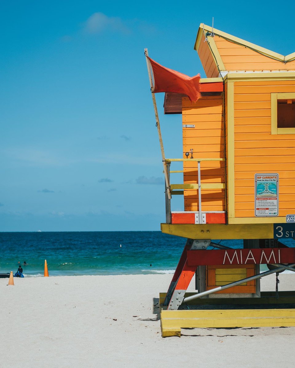 sjphoto21's tweet photo. You think you have what it takes to be an ocean guard? π© π€
β
#miami #lifeguard #miamilifeguardtower #lifeguardshack #miamibeach #southbeach #miamiphotographer #photooftheday #photography #beautifuldestinations #travel #travelphotography #explore #oceanlife #beachday https://t.co/M7kfCs9Dzs