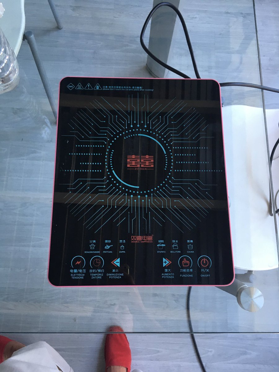 SamicaSadik's tweet photo. On professional and personal side me, and probably the most blade runner-esque lab equipment will be on a (writing) holiday from now until no more (until @2022Ihc that is) 🪷☀️ https://t.co/jWHWxs2sG0