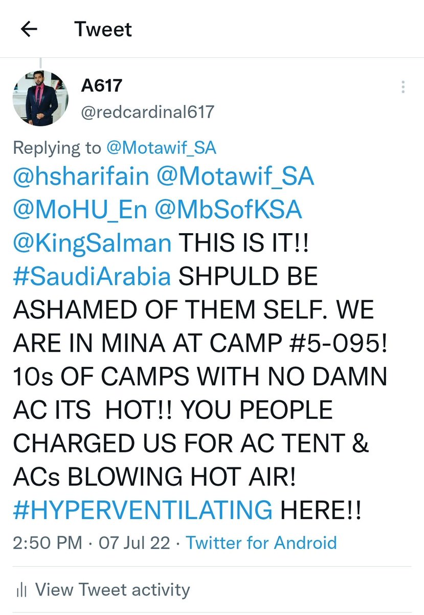 BiG_Moe_Crypto's tweet photo. @Motawif_SA HERE IS A MAN COMING AROUND SPRAYING PEOPLE WITH COLD WATER SO WE DONT #DEHYDRATE AND #Hyperventilate
#unbelievable #Hajj2022 #hajj2022fail #SaudiArabia it is a test no doubt all these problems but must be spoken WHATS RIGHT IS RIGHT WHATS WRONG IS WRONG! @HajMinistry https://t.co/6q5FcScsbG