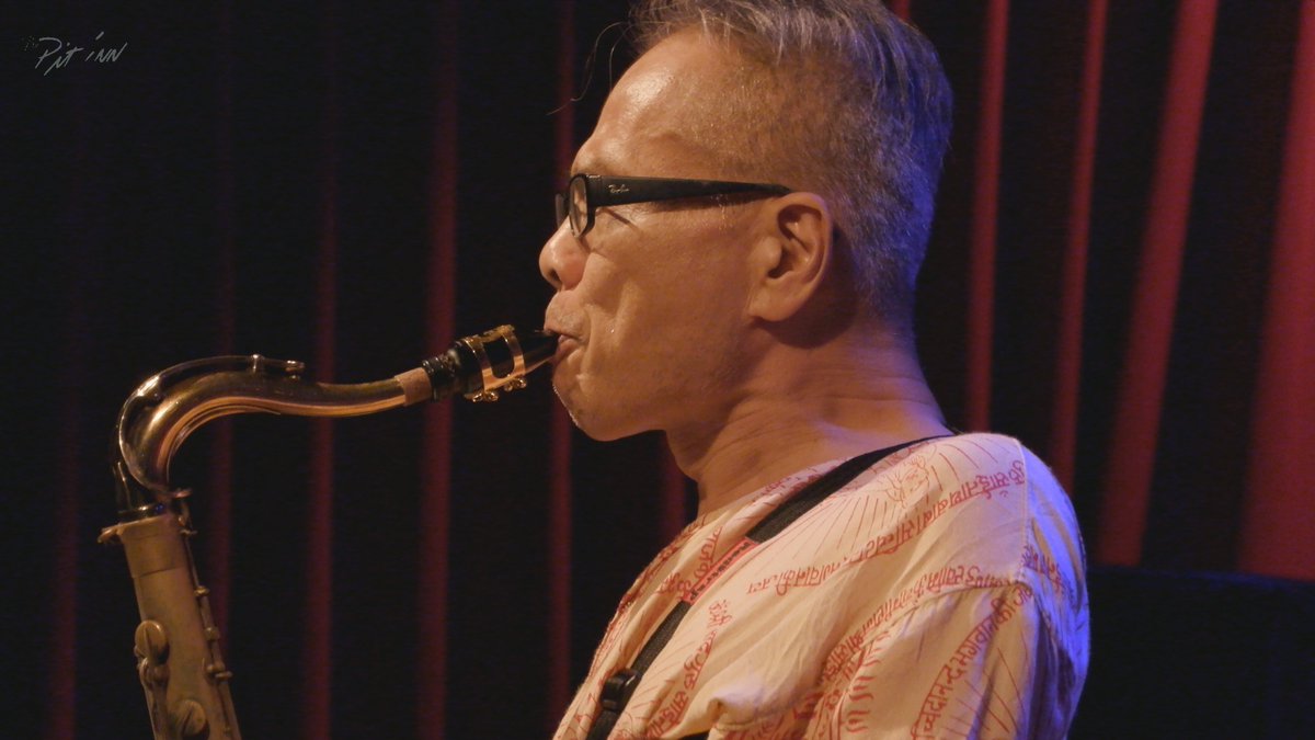 pit_inn_'s tweet photo. Today’s <ARAMAKI BAND> show is over!
The archive will be available for streaming for a month. Please enjoy!
https://t.co/AUf5yDpHg9
#pitinnnetjazz
#shinjukupitinn
#ARAMAKIBAND
#ShigeoAramaki #bass
#NaoTakeuchi #sax
#HajimeYoshizawa #piano
#TamayaHonda #drums
#jazz https://t.co/JAd7uX257T