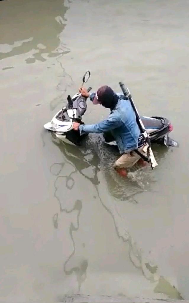 cahsegoro7's tweet photo. Percayalah Rob akan teratasi jika Pemerintah serius menanganinya...
#RobBonang
#robBonangDemak
#BonangMenolakTenggelam https://t.co/oNf4AwO7hl
