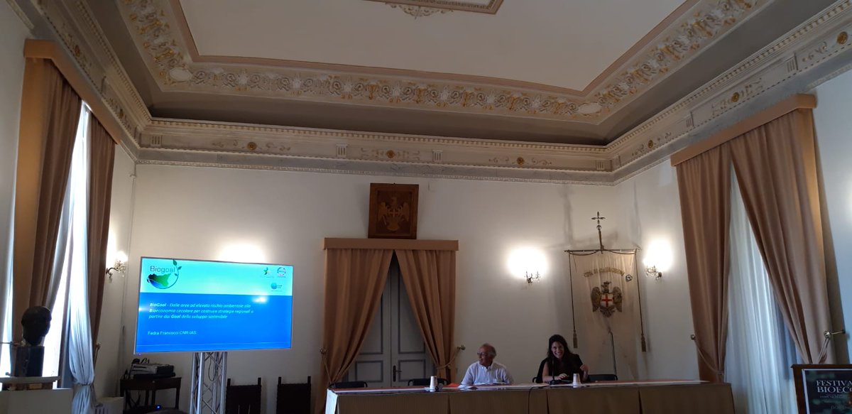 _Biogoal's tweet photo. Si è concluso l'intervento di Fedra Francocci al Festival della #Bioeconomia organizzato da @Cluster_Spring . 
La Coordinatrice di BioGoal si è confrontata sul tema del "Tra mare e suolo: la bioeconomia per lo sviluppo della Sicilia"
👉per saperne di più https://t.co/HjNc3RaEkj https://t.co/zkd6CxvMY6
