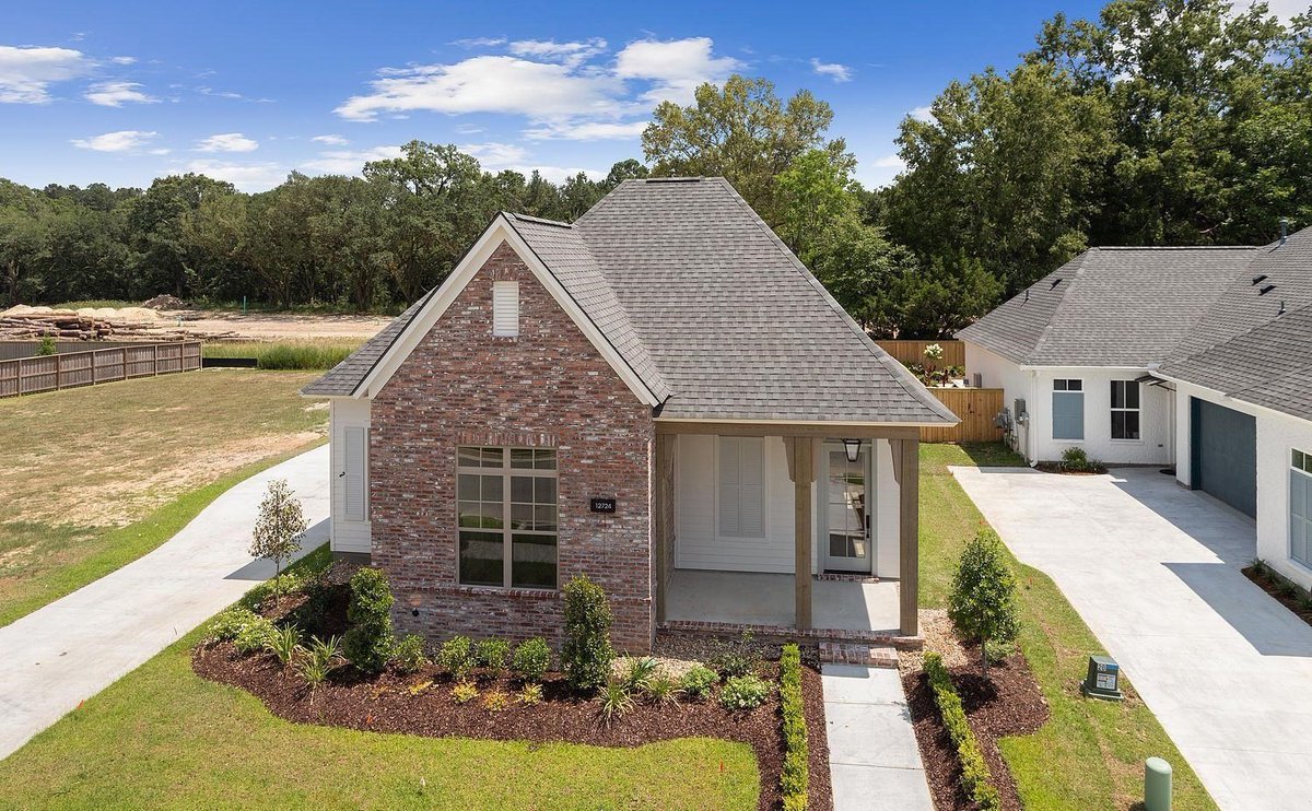 EVTashaClark's tweet photo. #PropertyOfTheDay - 12724 Solemn Oaks Ave
🛏️ 4 Beds | 🛁 3 Baths | 🏡 2,588 sq. ft

Full listing: https://t.co/TWAhDCSgIG
Call or DM: 225-241-3181

Listing provided courtesy of: Brittney Pino &amp; Associates

#engelvolkers #reatortashaclark #realestate #batonrouge #realtor https://t.co/AobeQ1ic9g