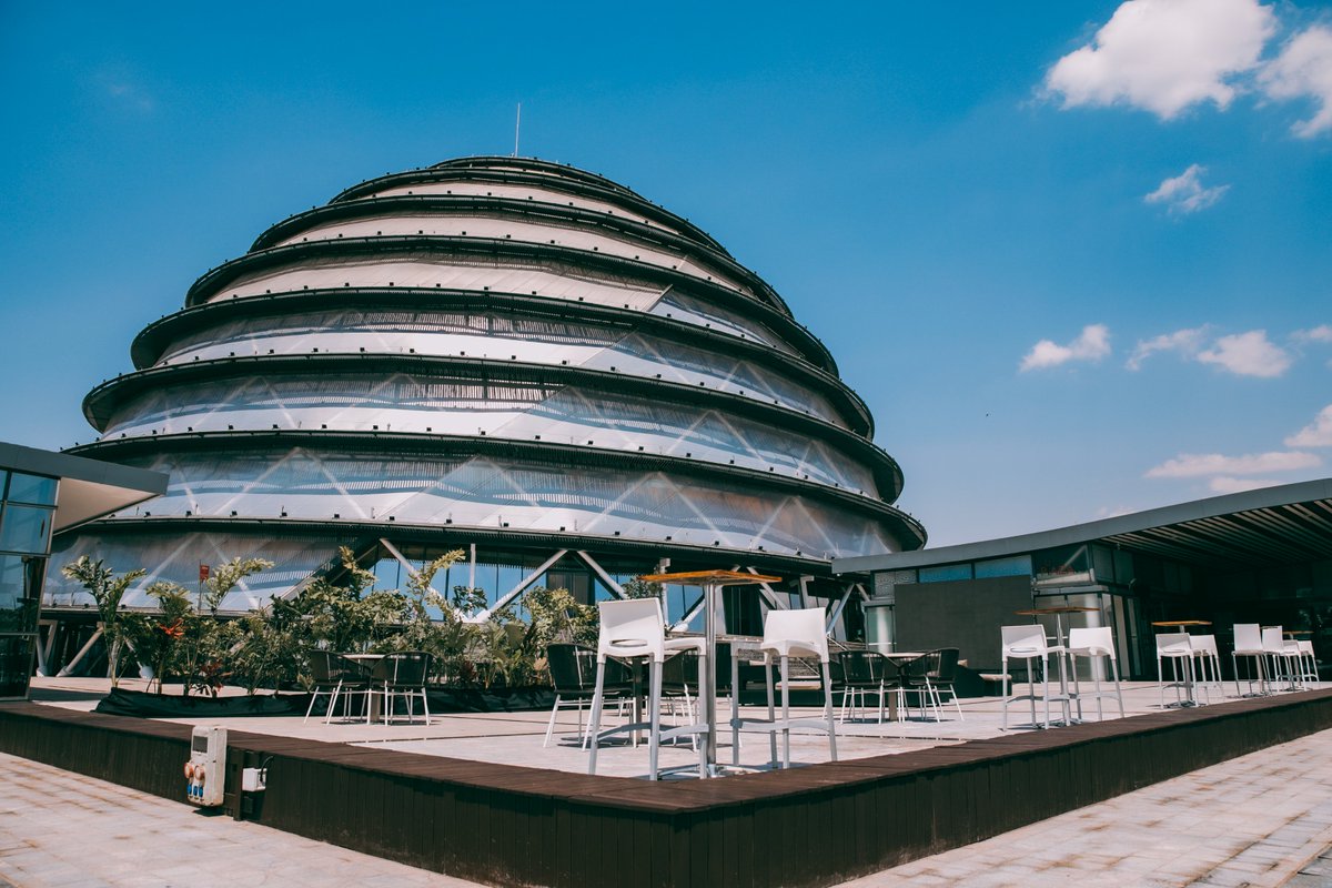 nyirishemafist5's tweet photo. Enjoy breathtaking #BluView at @RadissonKigali & Kigali Convention Centre.
#RadissonBluKigali
#KigaliConventionCentre
#VisitRwanda #Rwanda https://t.co/xqFWVJmVsH