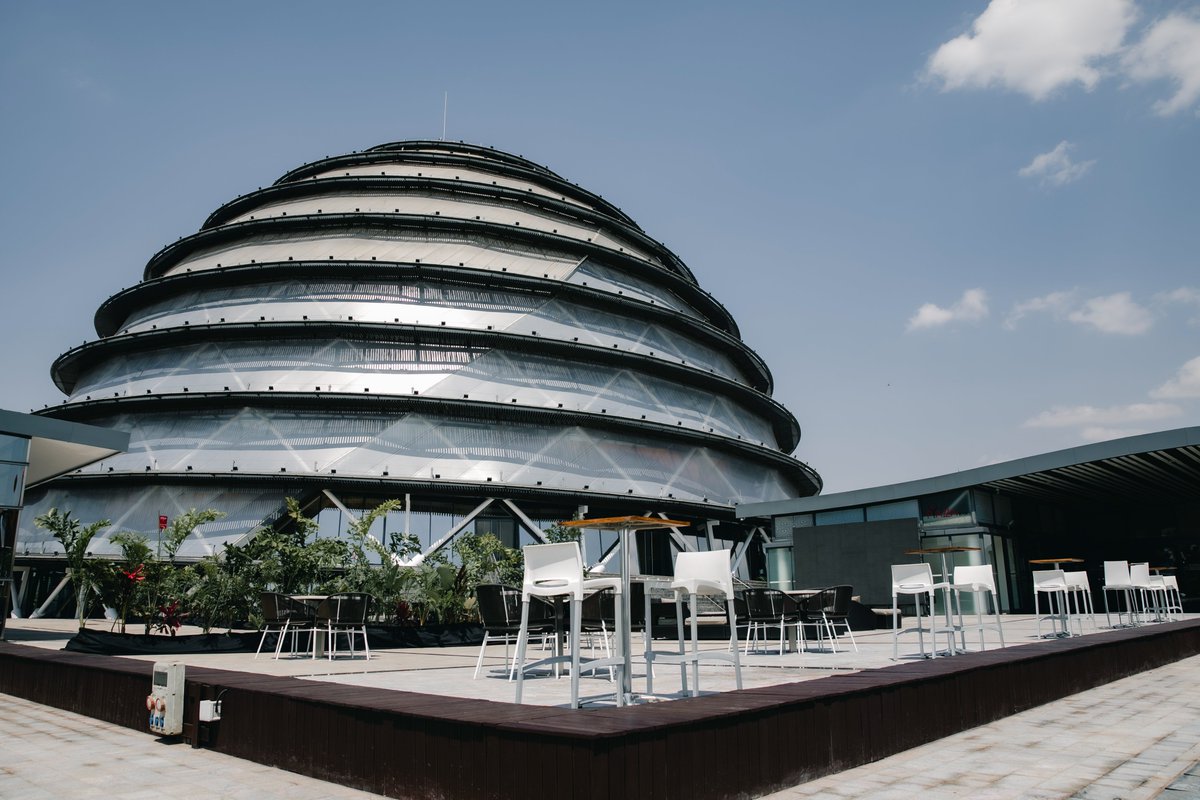 nyirishemafist5's tweet photo. Enjoy breathtaking #BluView at @RadissonKigali & Kigali Convention Centre.
#RadissonBluKigali
#KigaliConventionCentre
#VisitRwanda #Rwanda https://t.co/xqFWVJmVsH