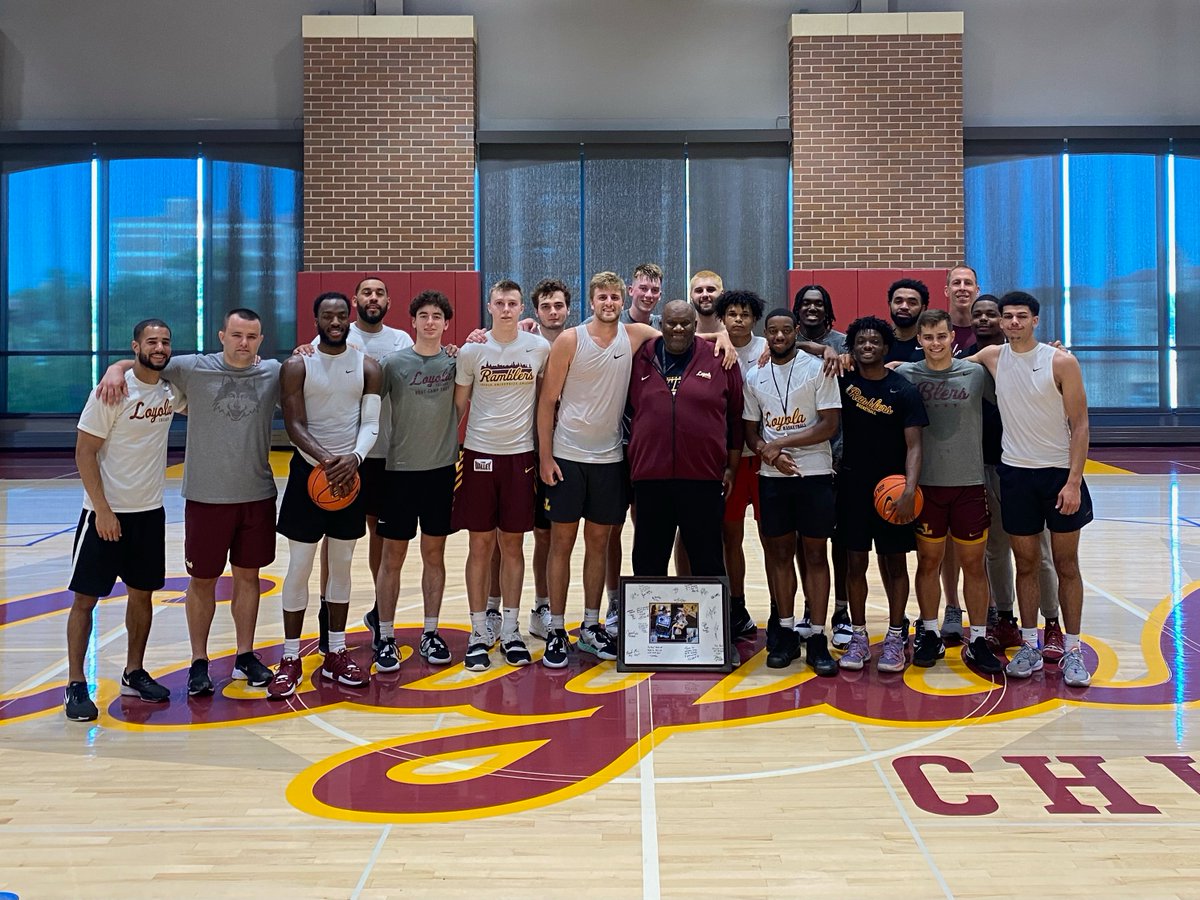RamblersMBB's tweet photo. The best there is 👏

THANK YOU to our athletic trainer, Corey Oshikoya, for his years of service to the Ramblers. You will be greatly missed! Forever a Rambler! https://t.co/G7KwoNnAVs