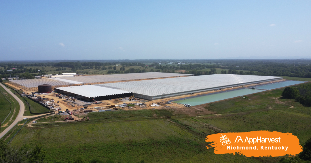 TravisParman's tweet image. Here we grow with new @AppHarvest high-tech indoor farms! Berea (salad greens) is almost 90% complete; Richmond (tomatoes) is ~85% complete; Somerset (berries) is ~80% complete. All 3 new farms expected to start operating by end of year—quadrupling our network #foodsecurity #ESG