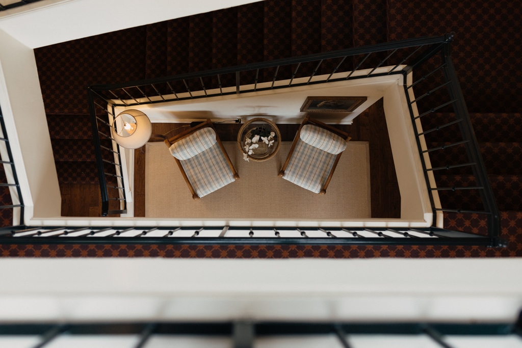 LaPlayaCA's tweet image. Gorgeous from the top down.

📸 @merrissahumble
#hoteldesign #hoteldesigner #curatedesign #designlove #interiordesigninspiration #architecturelove