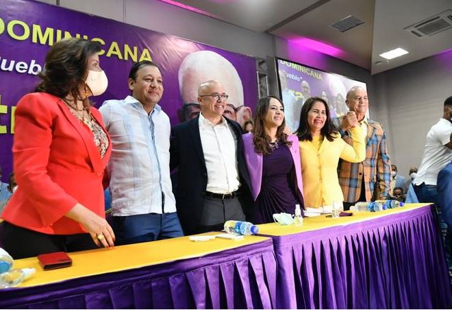 ElCaribeRD's tweet photo. Una fecha clave para el PLD por @hmartep
#elCaribe #elCariberd #fechaclave #PLD #Opinion
►►https://t.co/ESYHkJyJsY https://t.co/pJdYtuCnD5